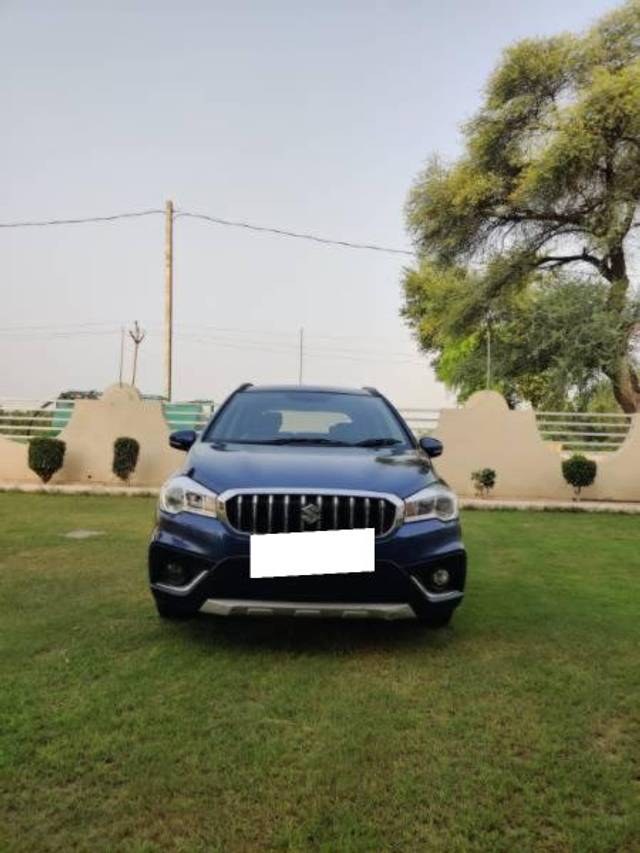 https://images10.gaadi.com/usedcar_image/4616805/original/processed_53c89e56-34ec-4c58-97de-1e2eb0339a63.jpg?imwidth=6402