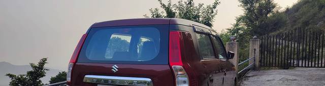 https://images10.gaadi.com/usedcar_image/4616806/original/processed_49dfcf7f-7083-4717-941a-3470dc49550f.jpg?imwidth=6401