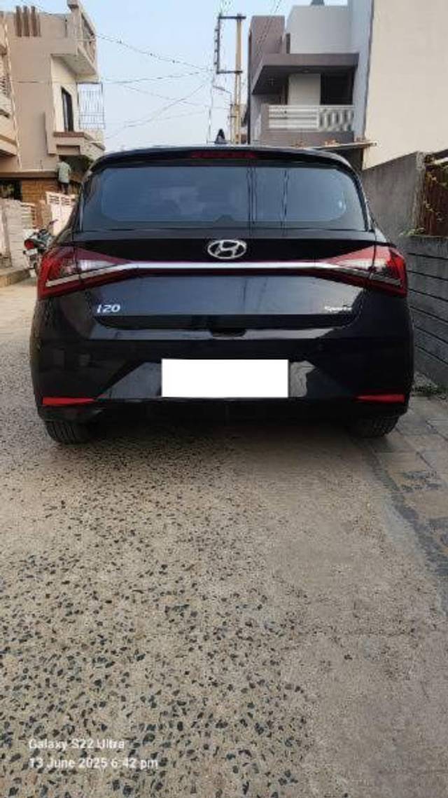 https://images10.gaadi.com/usedcar_image/4616861/original/processed_28c3bc51-d6f8-4b98-a1c7-2cc686ea1d6e.jpg?imwidth=6401