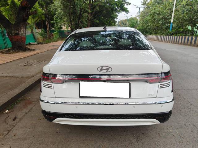 https://images10.gaadi.com/usedcar_image/4616896/original/processed_df50e3030802da08d9ef805580b75aec.jpg?imwidth=6402