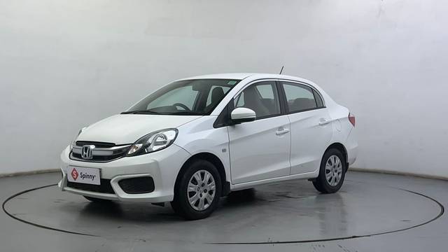 https://images10.gaadi.com/usedcar_image/4616911/original/87896dc96ddd86fa443f264bd324dbc7.JPG?imwidth=6400