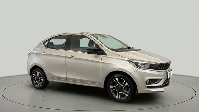 https://images10.gaadi.com/usedcar_image/4616912/original/3a3414ecf1e62463daf1847095791465.jpg?imwidth=6400