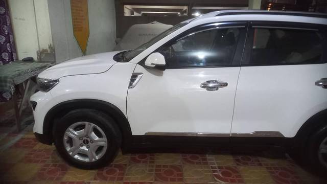 https://images10.gaadi.com/usedcar_image/4616917/original/processed_67d82228-1ff9-4b80-84ac-0c070efc09d9.jpg?imwidth=6400