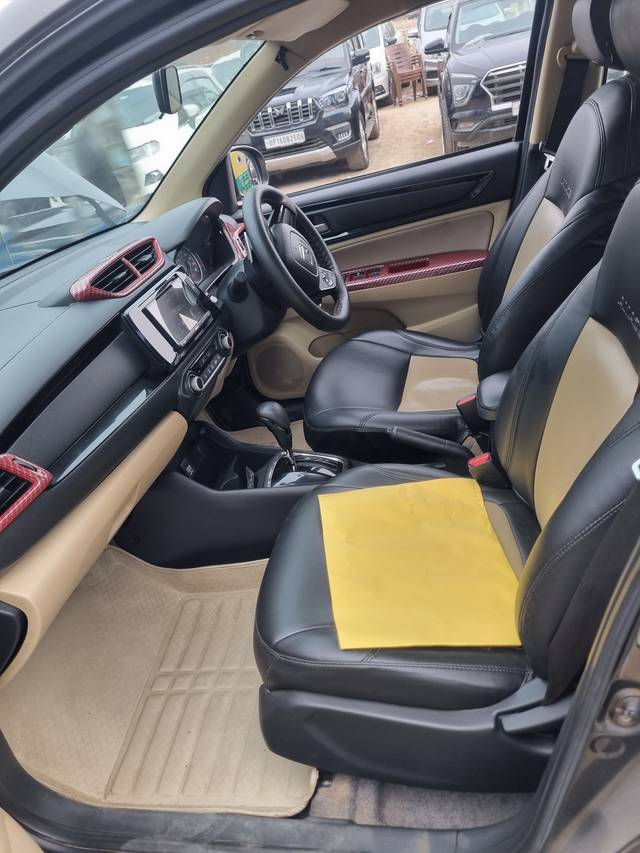 https://images10.gaadi.com/usedcar_image/4616924/original/d1f40bd99152505b1284433670431055.jpg?imwidth=6401