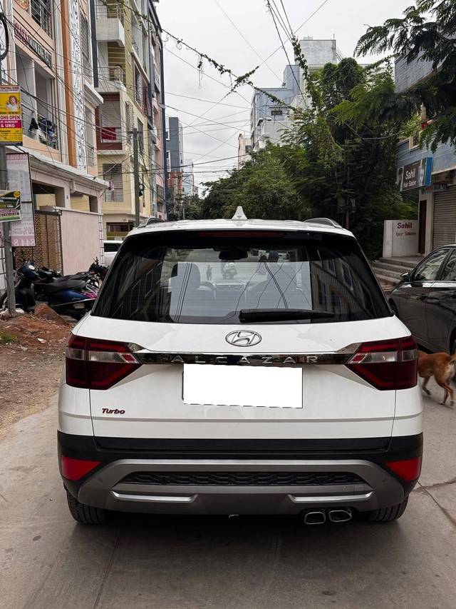 https://images10.gaadi.com/usedcar_image/4616964/original/processed_4c777afa-b857-4cd1-a25f-f662274211e5.jpg?imwidth=6402