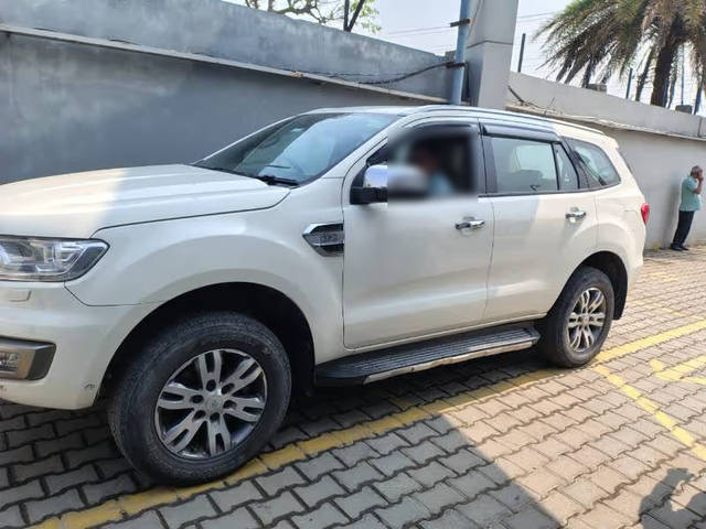 https://images10.gaadi.com/usedcar_image/4616976/original/9ac7a8b8-1c50-4551-86fe-b5a3ebc43f8f.png?imwidth=6400