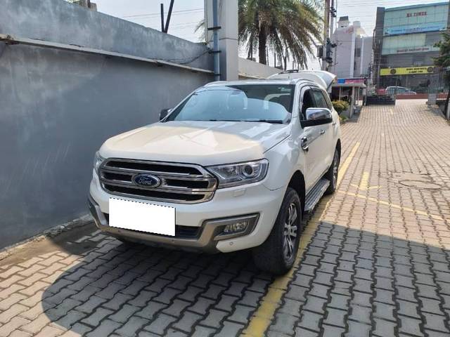 https://images10.gaadi.com/usedcar_image/4616976/original/processed_707fb6b6-1f73-4d79-b2c1-833d6b456e4d.jpg?imwidth=6401
