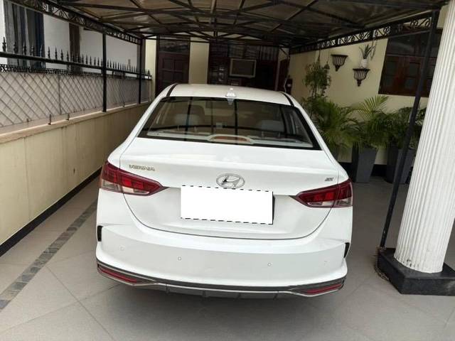https://images10.gaadi.com/usedcar_image/4616983/original/processed_87f54942-4845-4c5f-9472-187f11af9a0a.jpeg?imwidth=6401