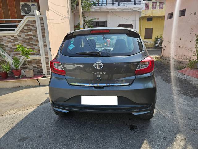 https://images10.gaadi.com/usedcar_image/4617022/original/processed_4d203cbd-3462-4817-b053-45b7651f451b.jpg?imwidth=6400