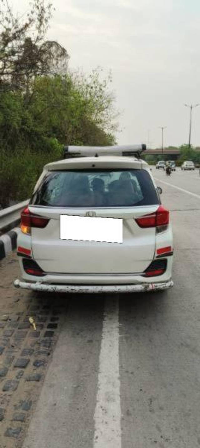 https://images10.gaadi.com/usedcar_image/4617033/original/processed_97b7e7fe-71db-4a69-b55a-658293f25227.jpg?imwidth=6401