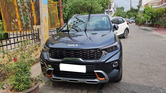 https://images10.gaadi.com/usedcar_image/4617038/original/processed_e6f0f158-6095-498b-bb2f-f4e21ce81776.jpg?imwidth=6400