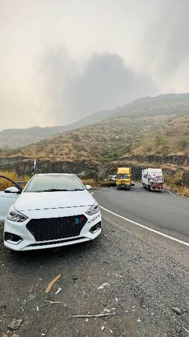 https://images10.gaadi.com/usedcar_image/4617042/original/processed_9bbd74ec-dff0-42bb-832b-b0a4c5375483.jpeg?imwidth=6400