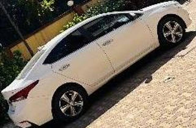 https://images10.gaadi.com/usedcar_image/4617042/original/processed_fcf95c6e-e677-4828-8fff-7d69c00db064.jpeg?imwidth=6402