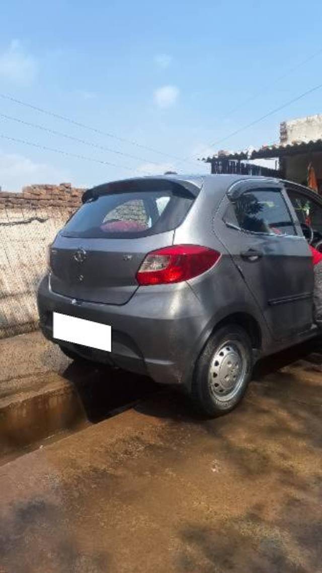https://images10.gaadi.com/usedcar_image/4617054/original/processed_233b5f30-d69c-4e01-b0ca-1c8638dffe9f.jpg?imwidth=6400