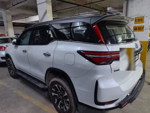 https://images10.gaadi.com/usedcar_image/4617058/original/5f54fb4b-380c-41d0-bbd2-97c4d91fd809.png?imwidth=6400