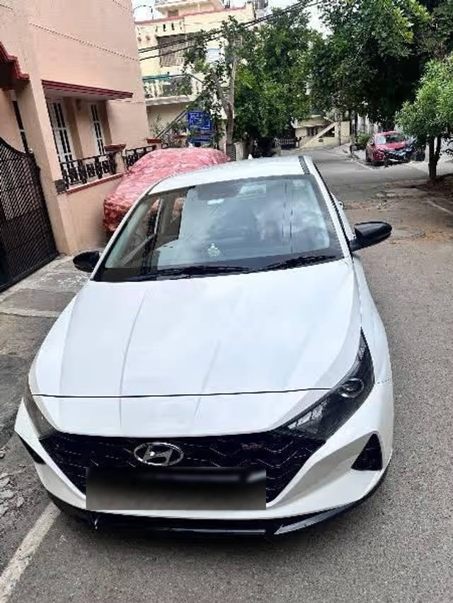https://images10.gaadi.com/usedcar_image/4617074/original/c7ec1464-7e5d-4da4-b924-e1a9bb61f4c5.png?imwidth=6402