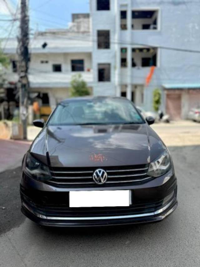 https://images10.gaadi.com/usedcar_image/4617077/original/processed_19176c24-71c5-4dbe-9e90-359dbbdddbc5.jpg?imwidth=6402