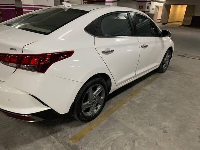 https://images10.gaadi.com/usedcar_image/4617096/original/processed_48b1eb6f-3586-4c93-874e-e1b2d7cb93fe.jpeg?imwidth=6402