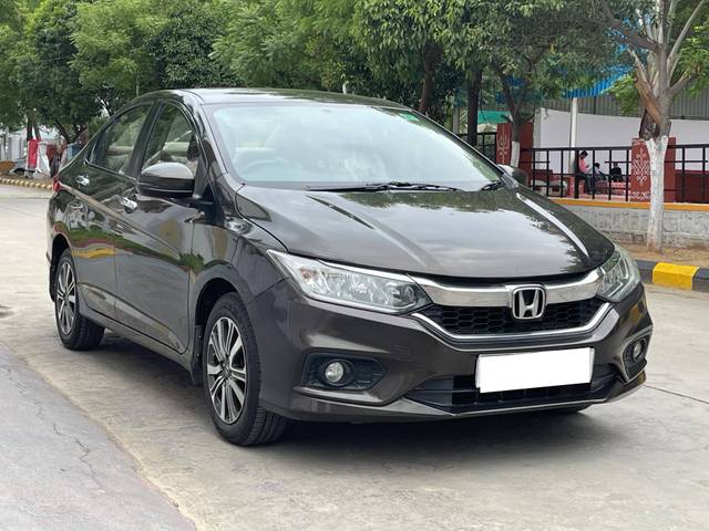 https://images10.gaadi.com/usedcar_image/4617102/original/processed_de9bfdfa33659b6490386c289ee522c4.jpg?imwidth=6400