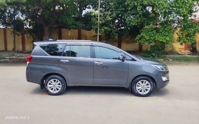 https://images10.gaadi.com/usedcar_image/4617114/original/processed_5195269f-b3d1-40d0-851c-7b998150c5f3.jpg?imwidth=6401