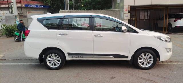 https://images10.gaadi.com/usedcar_image/4617124/original/processed_bff1d512-27de-483f-82b6-2d7cb25167cd.jpg?imwidth=6401