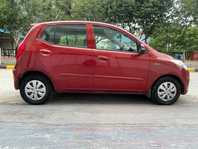 https://images10.gaadi.com/usedcar_image/4617137/original/processed_11e4ade8b12e9ab60d7d25cc74b34ea6.jpg?imwidth=6401