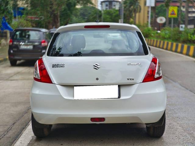 https://images10.gaadi.com/usedcar_image/4617139/original/processed_4c5b3eba6d85cdf236ca22a964252300.jpg?imwidth=6402