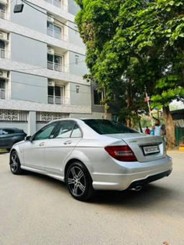 https://images10.gaadi.com/usedcar_image/4617141/original/processed_c4c233611774d70fb72488ec0082d420.jpg?imwidth=6402