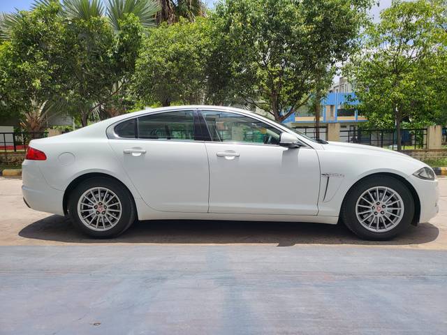 https://images10.gaadi.com/usedcar_image/4617176/original/c88f58f9fdc647818ecdfba5db1cde7f.jpg?imwidth=6401