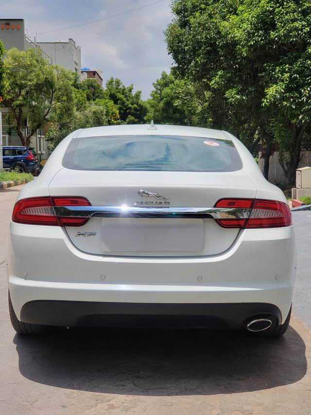 https://images10.gaadi.com/usedcar_image/4617176/original/processed_347169f7ae878aa9586d68ee9af1e0cf.jpg?imwidth=6402