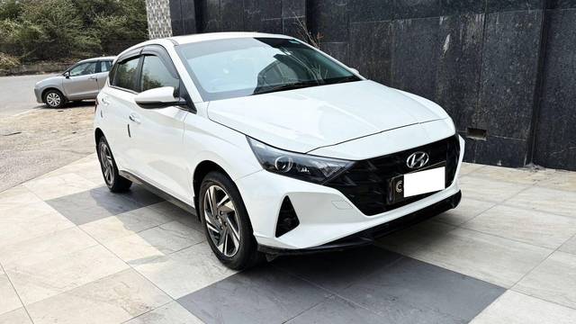 https://images10.gaadi.com/usedcar_image/4617179/original/processed_313d8a6ac3d6b854f3cb4f3372ebba19.jpg?imwidth=6400