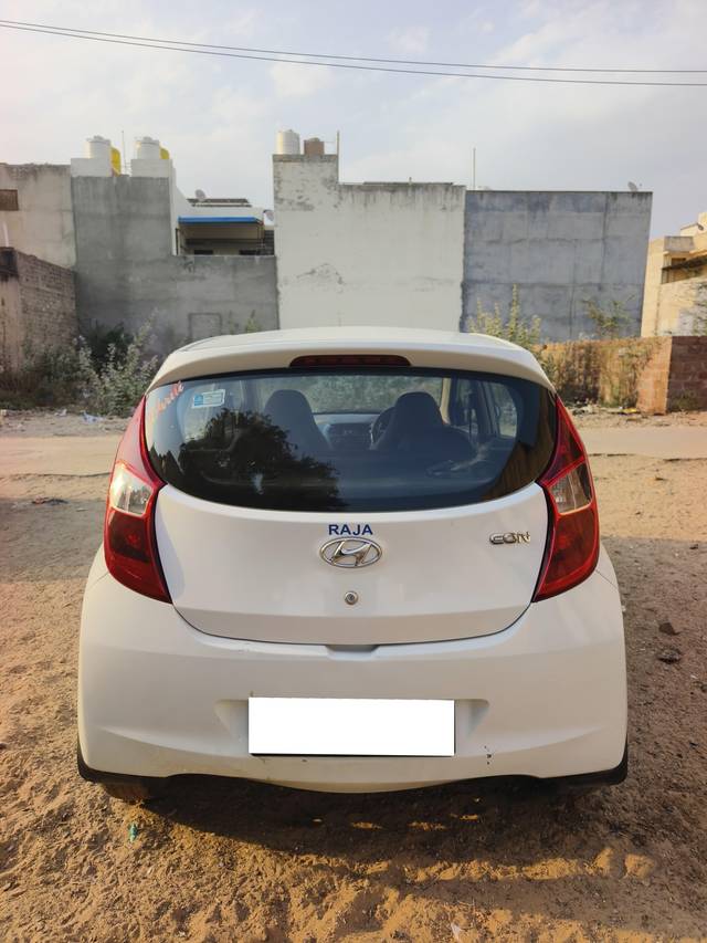 https://images10.gaadi.com/usedcar_image/4617181/original/processed_61a58bac-739b-4ac8-bff1-03bbde9d8a24.jpg?imwidth=6402