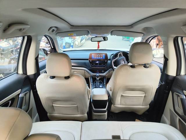 https://images10.gaadi.com/usedcar_image/4617192/original/4787a7a7a24b9bb321a89a8685a03683.jpg?imwidth=6402