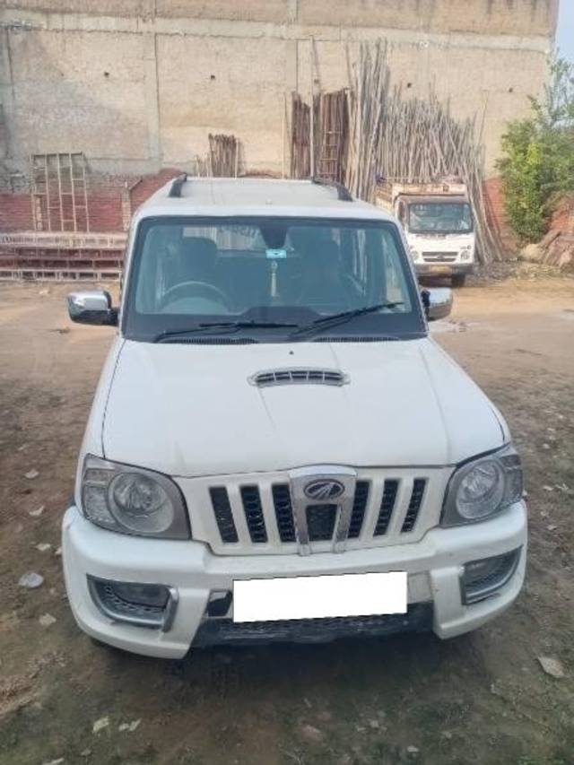 https://images10.gaadi.com/usedcar_image/4617202/original/processed_4080bc2e-076c-4670-a1f6-2aaf2540f3ee.jpg?imwidth=6400