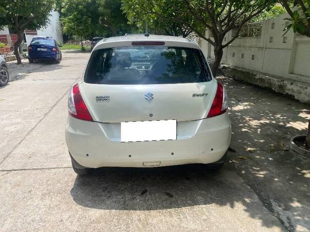 https://images10.gaadi.com/usedcar_image/4617222/original/processed_4c58ec03-c33c-4683-a60e-49c2d6401a8f.jpg?imwidth=6402