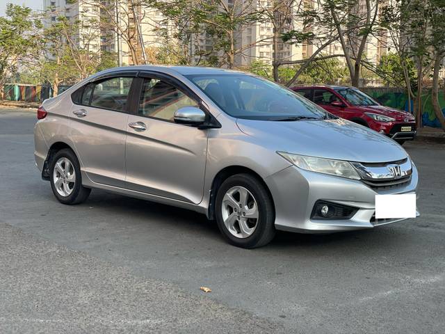 https://images10.gaadi.com/usedcar_image/4617224/original/processed_74ad6d3947c3c165ca4ad07f428fa40b.jpg?imwidth=6400