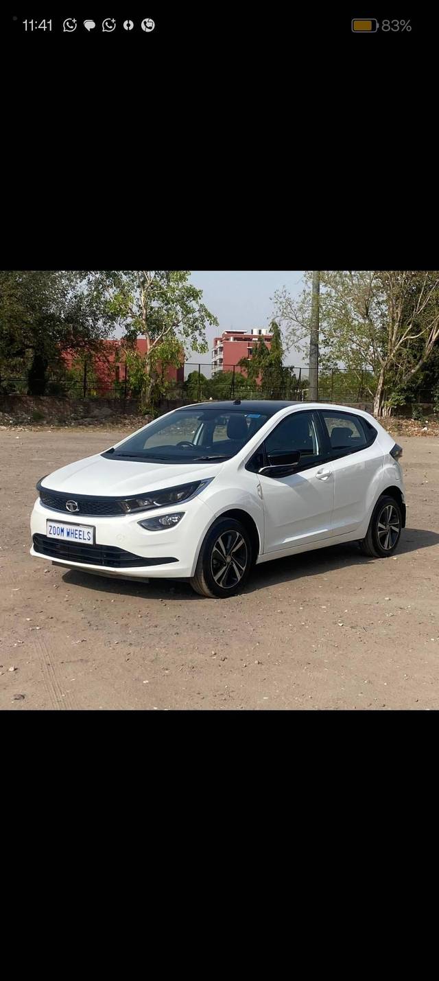 https://images10.gaadi.com/usedcar_image/4617232/original/processed_8cb2521163de53136ad91f29cbe434c6.jpg?imwidth=6400
