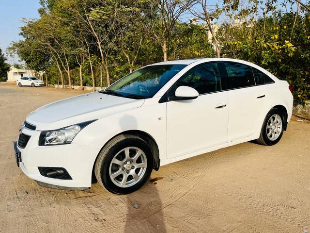 https://images10.gaadi.com/usedcar_image/4617238/original/c2827f48ca151131b78612823a2e5ed1.jpg?imwidth=6400