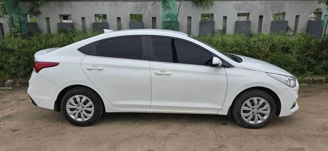 https://images10.gaadi.com/usedcar_image/4617247/original/8417b6f6329199112d74ba9c8c24feee.jpg?imwidth=6401