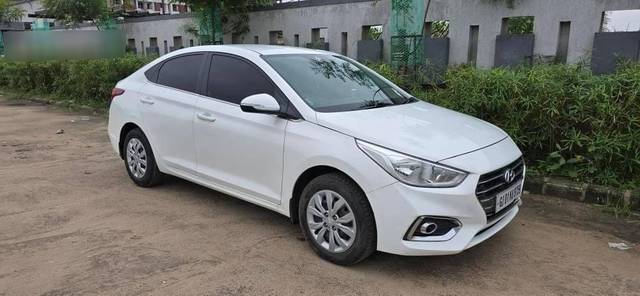 https://images10.gaadi.com/usedcar_image/4617247/original/processed_e7b3cd109efbc79fc677cd9e70f20e2c.jpg?imwidth=6400
