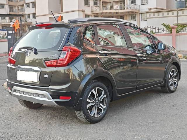 https://images10.gaadi.com/usedcar_image/4617291/original/processed_15691478d7c54aec72fab2a110a785e2.jpg?imwidth=6401