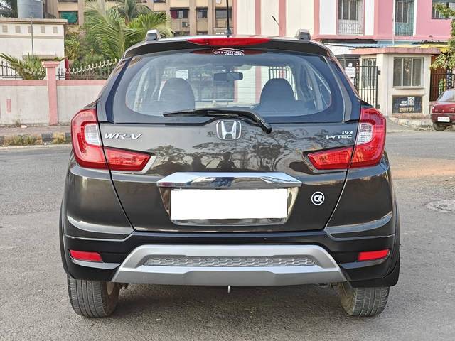 https://images10.gaadi.com/usedcar_image/4617291/original/processed_5bd4386bd4c73ecf1566ce783a0a7d04.jpg?imwidth=6402
