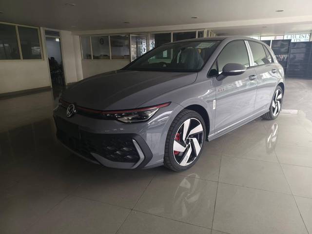 https://images10.gaadi.com/usedcar_image/4617294/original/processed_8918c7040157b6e20e7b891b8c36246a.jpeg?imwidth=6400