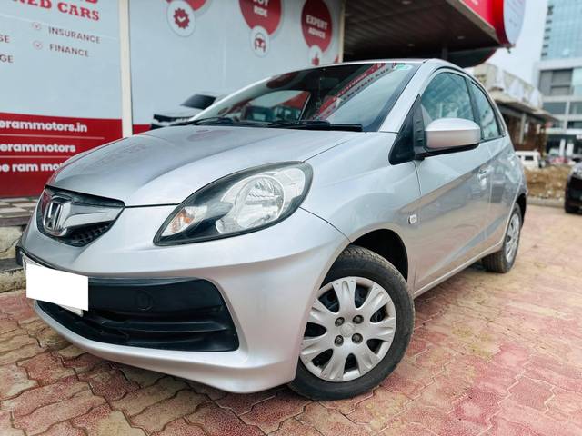 https://images10.gaadi.com/usedcar_image/4617330/original/processed_2fb89476a03ce33808498f487a21135e.jpg?imwidth=6402