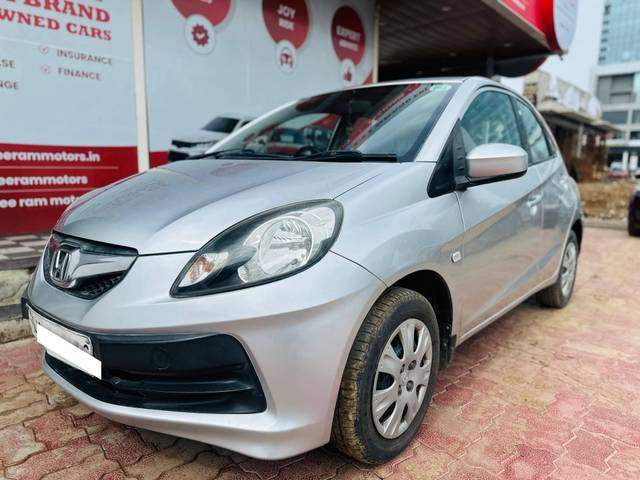 https://images10.gaadi.com/usedcar_image/4617330/original/processed_df559fa6350bedb7a1f820afc8da5f4a.jpg?imwidth=6400