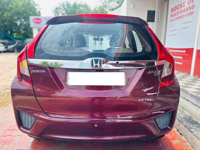 https://images10.gaadi.com/usedcar_image/4617339/original/processed_ff2afb6849a1c5e221a3b63f04cc71e3.jpg?imwidth=6401