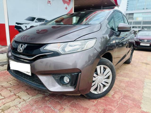 https://images10.gaadi.com/usedcar_image/4617343/original/processed_59c8f57a7bcf5a9b9071bfa19743f69e.jpg?imwidth=6402