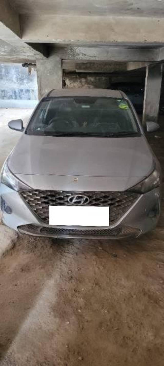 https://images10.gaadi.com/usedcar_image/4617344/original/processed_4dc7c9d4-2d84-49d1-bda2-5c90a1efdc5d.jpg?imwidth=6402