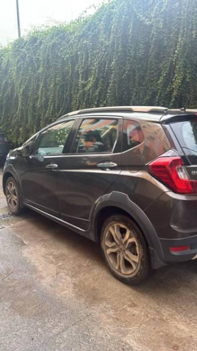 https://images10.gaadi.com/usedcar_image/4617345/original/processed_1ff7932c-9e47-4953-af27-fb6ce46a4145.jpg?imwidth=6402