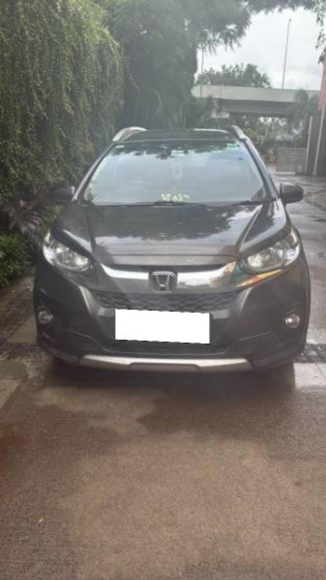 https://images10.gaadi.com/usedcar_image/4617345/original/processed_ea22f007-528c-41a6-9a71-6fbb668217ab.jpg?imwidth=6400